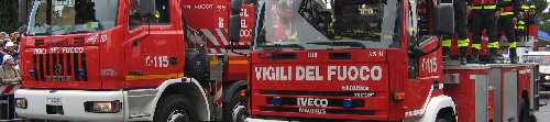 Immagine di un'a.p.s.dei vigili del fuoco (camionetta)